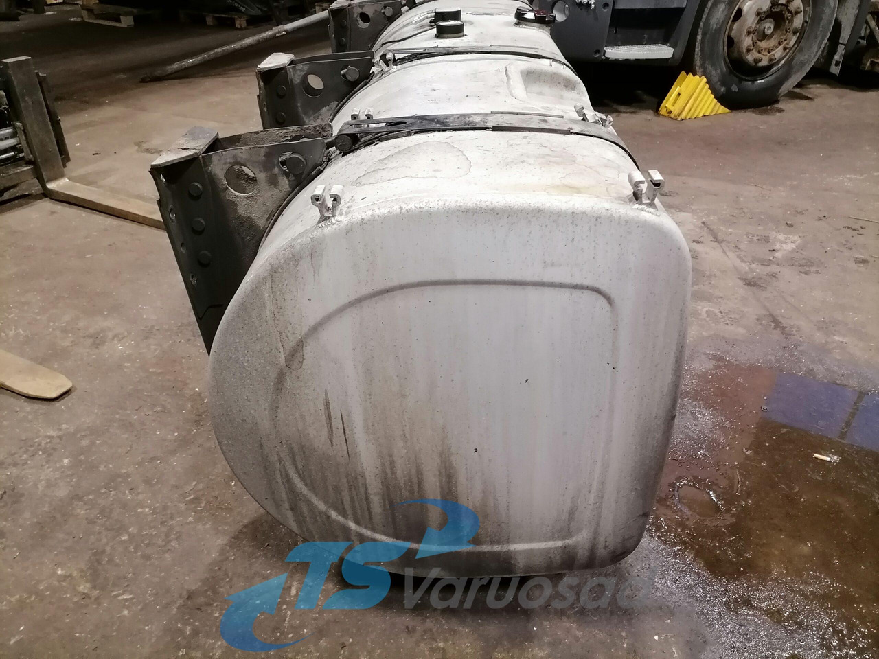 Volvo Kütusepaak 900L 21442022 - Fuel tank for Truck: picture 5 Volvo Kütusepaak 900L 21442022 - Fuel tank for Truck: picture 5