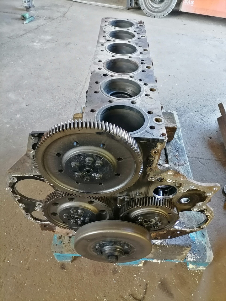 Volvo Mootoriplokk Volvo D12D460 8170120 - Engine and parts for Truck: picture 4 Volvo Mootoriplokk Volvo D12D460 8170120 - Engine and parts for Truck: picture 4