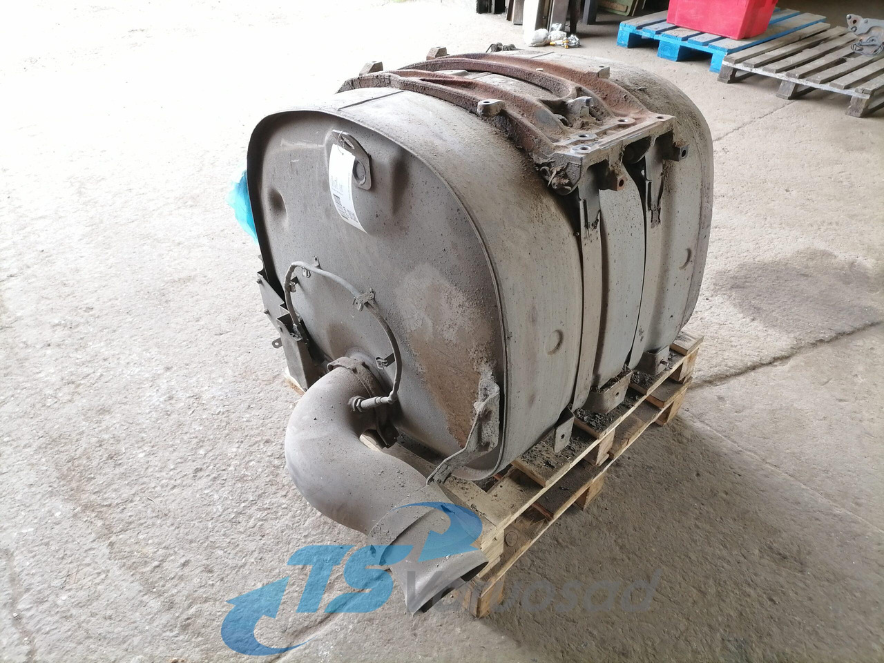 Volvo Muffler 21364822 - Muffler for Truck: picture 2 Volvo Muffler 21364822 - Muffler for Truck: picture 2