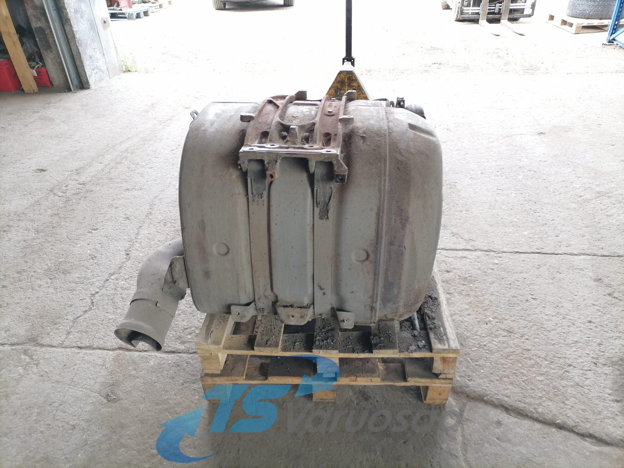 Volvo Muffler 21364822 - Muffler for Truck: picture 1 Volvo Muffler 21364822 - Muffler for Truck: picture 1