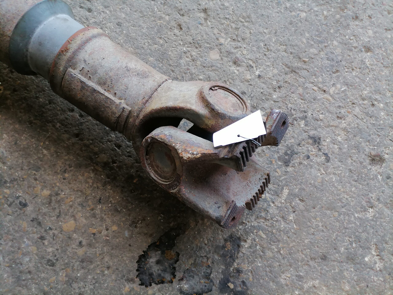 Volvo Propeller shaft 1068155 - Propeller shaft for Truck: picture 4 Volvo Propeller shaft 1068155 - Propeller shaft for Truck: picture 4
