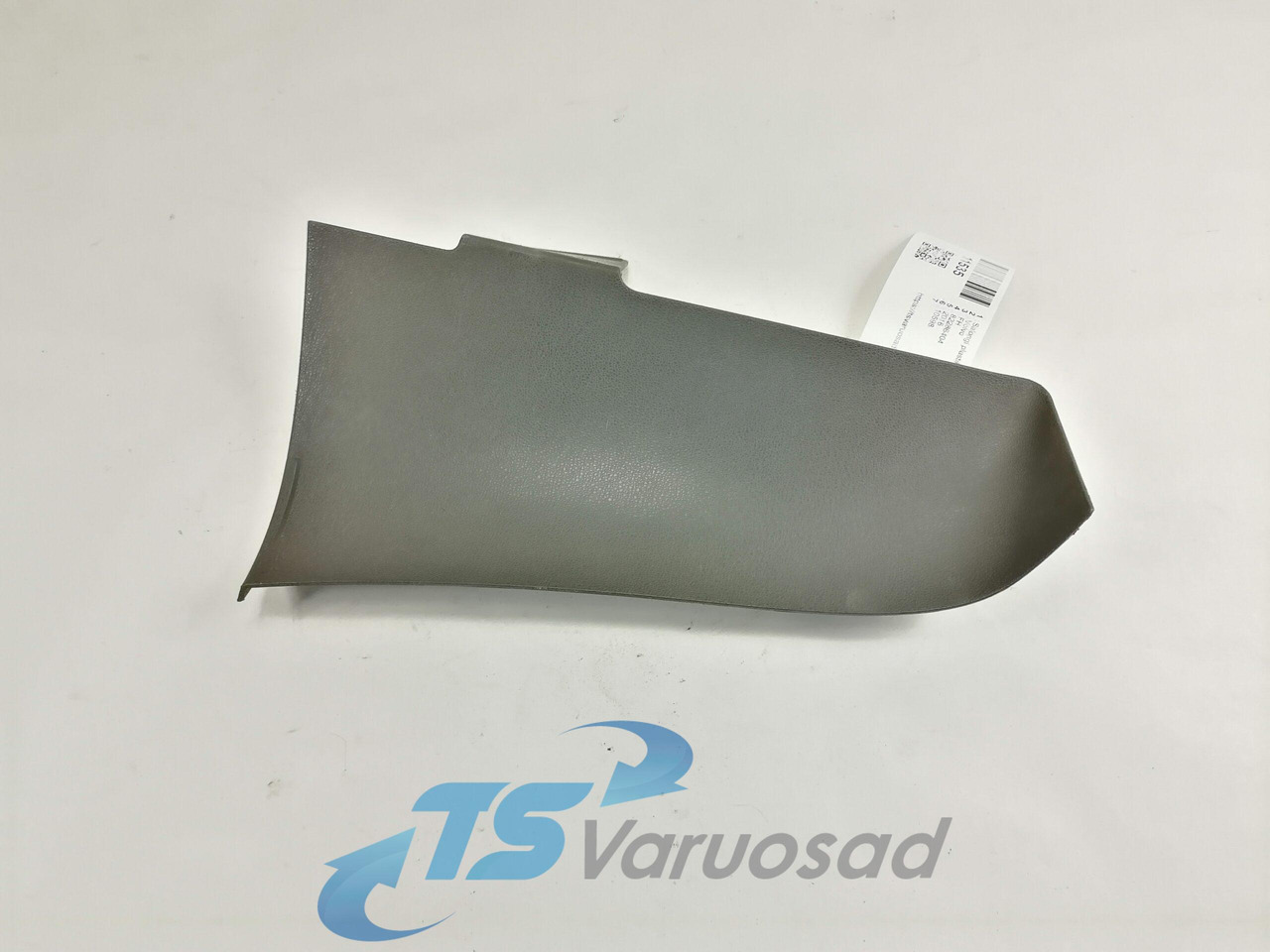 Volvo Salongi plastik 82286404 - Universal part for Truck: picture 1 Volvo Salongi plastik 82286404 - Universal part for Truck: picture 1