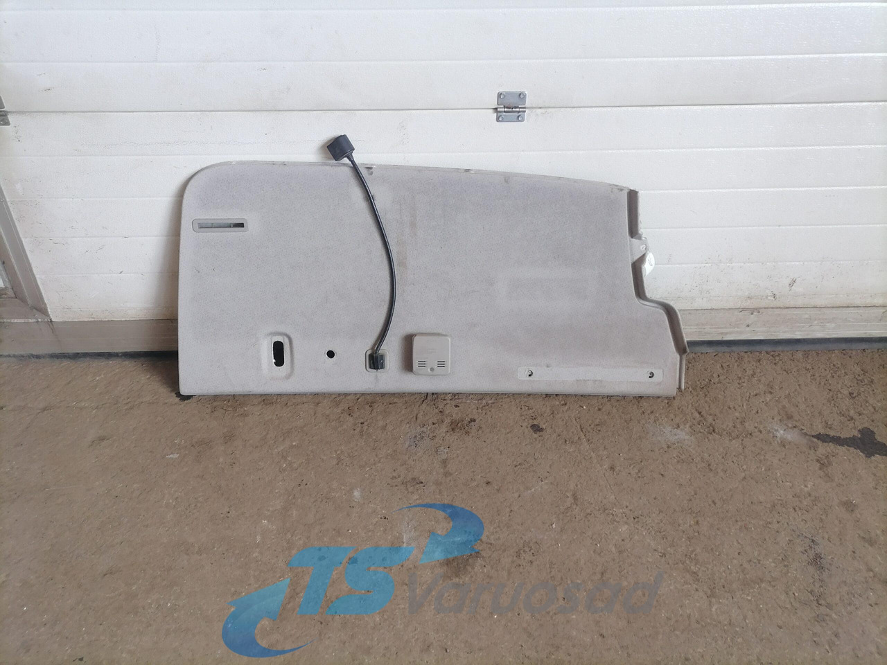 Volvo Salongi polster 20453813 - Universal part for Truck: picture 1 Volvo Salongi polster 20453813 - Universal part for Truck: picture 1