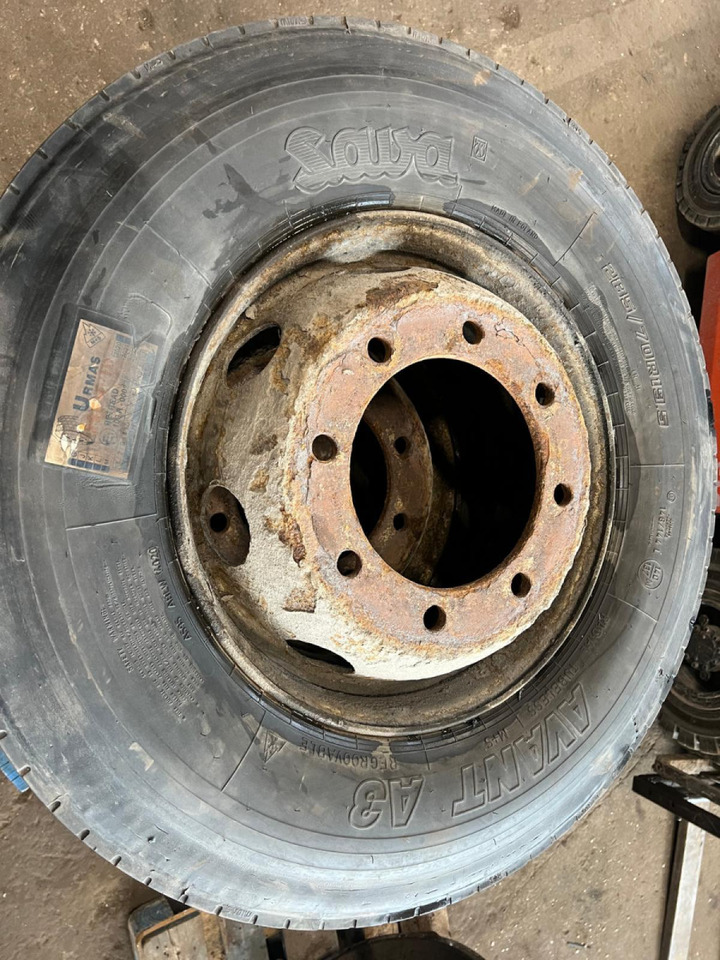 Volvo Sava avant A3 285/70R19.5 28570R195 - Wheels and tires for Truck: picture 4 Volvo Sava avant A3 285/70R19.5 28570R195 - Wheels and tires for Truck: picture 4