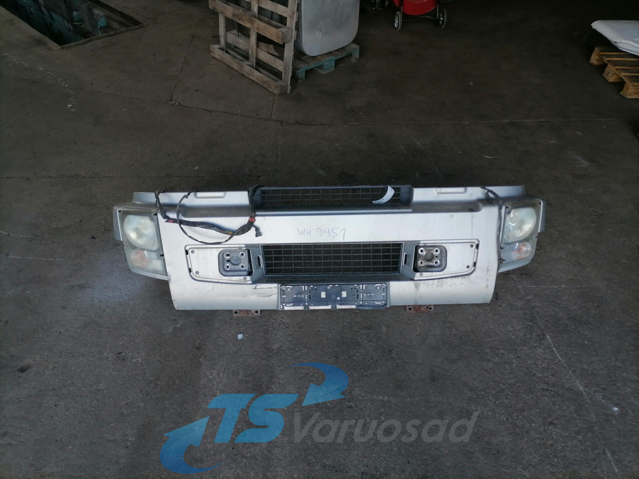 Volvo Volvo iluvõre/stange 20961643 - Grill for Truck: picture 1 Volvo Volvo iluvõre/stange 20961643 - Grill for Truck: picture 1