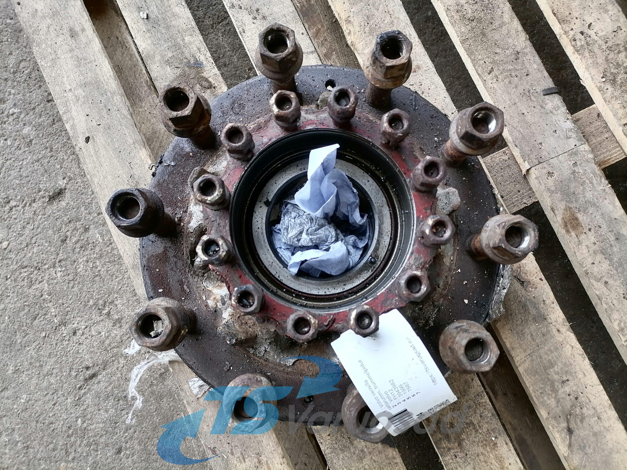 Volvo Wheel hub 3943982 - Hub for Truck: picture 3 Volvo Wheel hub 3943982 - Hub for Truck: picture 3