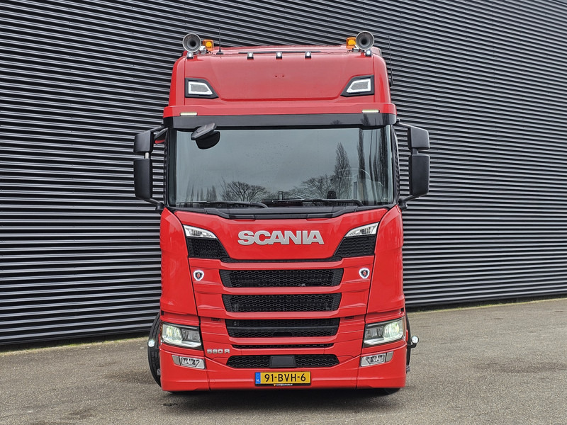 Scania R560 6x2/4 / FULL AIR / RETARDER / PARKING COOLER / PTO - Tractor unit: picture 4 Scania R560 6x2/4 / FULL AIR / RETARDER / PARKING COOLER / PTO - Tractor unit: picture 4