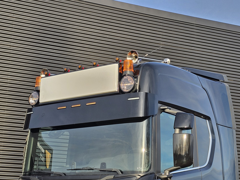 Scania S580 V8 4x2 / HYDRAULIC / RETARDER / FULL AIR - Tractor unit: picture 2 Scania S580 V8 4x2 / HYDRAULIC / RETARDER / FULL AIR - Tractor unit: picture 2