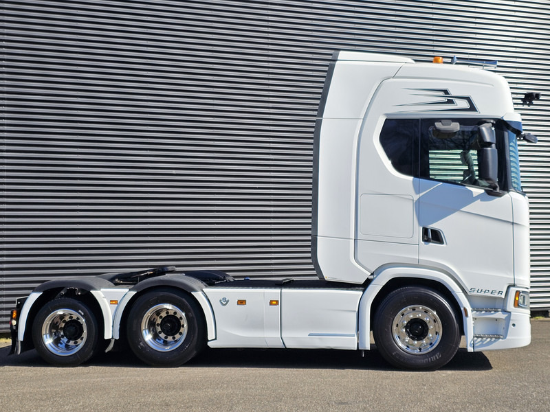 Scania S580 V8 6X2 BOOGIE / FULL AIR / RETARDER - Tractor unit: picture 4 Scania S580 V8 6X2 BOOGIE / FULL AIR / RETARDER - Tractor unit: picture 4