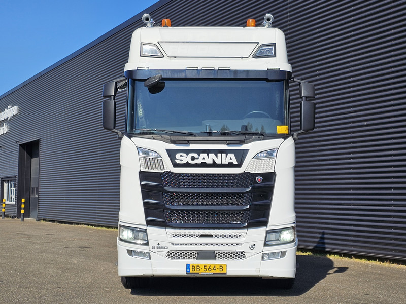 Scania S580 V8 6X2 BOOGIE / FULL AIR / RETARDER - Tractor unit: picture 2 Scania S580 V8 6X2 BOOGIE / FULL AIR / RETARDER - Tractor unit: picture 2