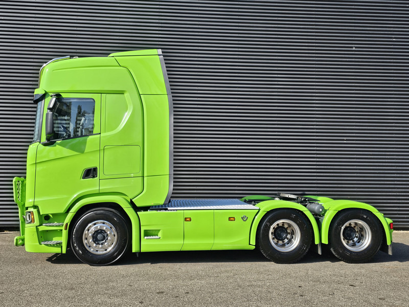 Scania S770 / 6x4 / V8 / FULL AIR / RETARDER - Tractor unit: picture 4 Scania S770 / 6x4 / V8 / FULL AIR / RETARDER - Tractor unit: picture 4