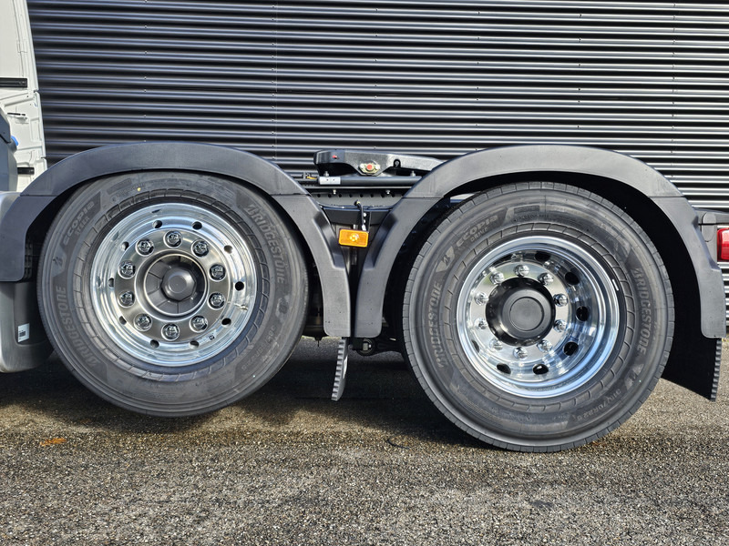 Volvo FH 780 AERO / 6x2/4 / RETARDER / GLOBE XL - Tractor unit: picture 4 Volvo FH 780 AERO / 6x2/4 / RETARDER / GLOBE XL - Tractor unit: picture 4