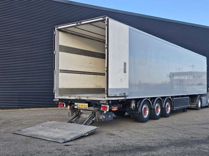 VEDECAR LPRS 24 / LIFT AXLE / THERMO KING / TAIL LIFT - Refrigerator semi-trailer: picture 4 VEDECAR LPRS 24 / LIFT AXLE / THERMO KING / TAIL LIFT - Refrigerator semi-trailer: picture 4