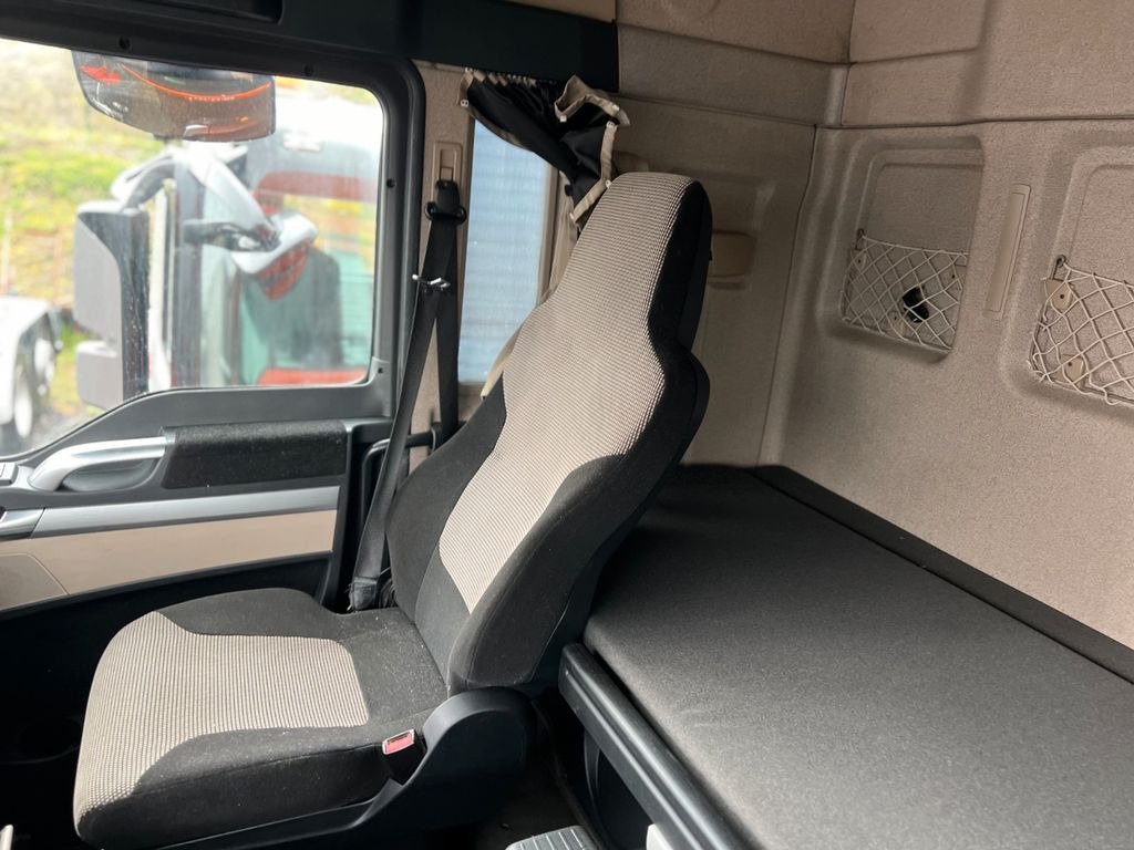MAN 26.460 6X2 Retarder Klima Navigation guter Zust. - Hook lift truck: picture 5 MAN 26.460 6X2 Retarder Klima Navigation guter Zust. - Hook lift truck: picture 5