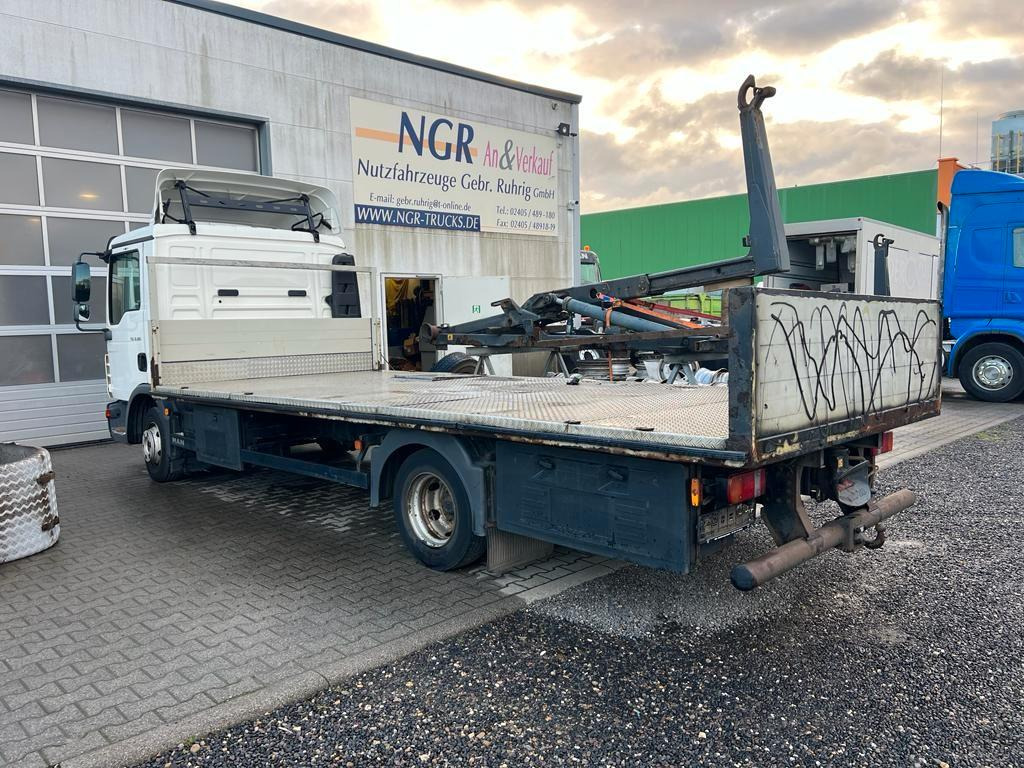 MAN 8.180 4X2 offene Pritsche MAN 8.180 4X2 offene Pritsche - Open body delivery van: picture 1 MAN 8.180 4X2 offene Pritsche MAN 8.180 4X2 offene Pritsche - Open body delivery van: picture 1