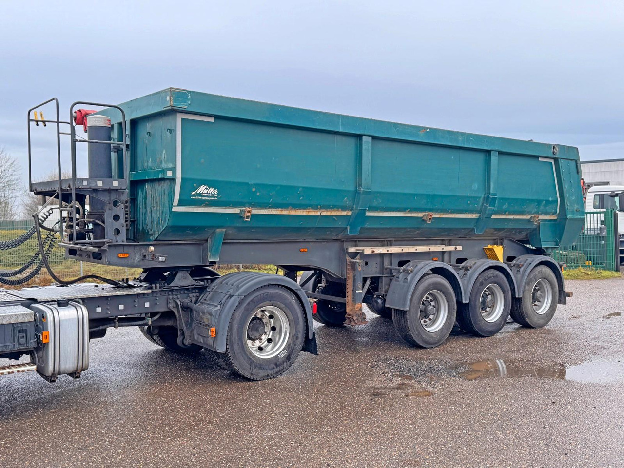 Meiller Müller 3 Achs 24 Kubik Kipper Hydr. Heckklappe - Tipper semi-trailer: picture 4 Meiller Müller 3 Achs 24 Kubik Kipper Hydr. Heckklappe - Tipper semi-trailer: picture 4