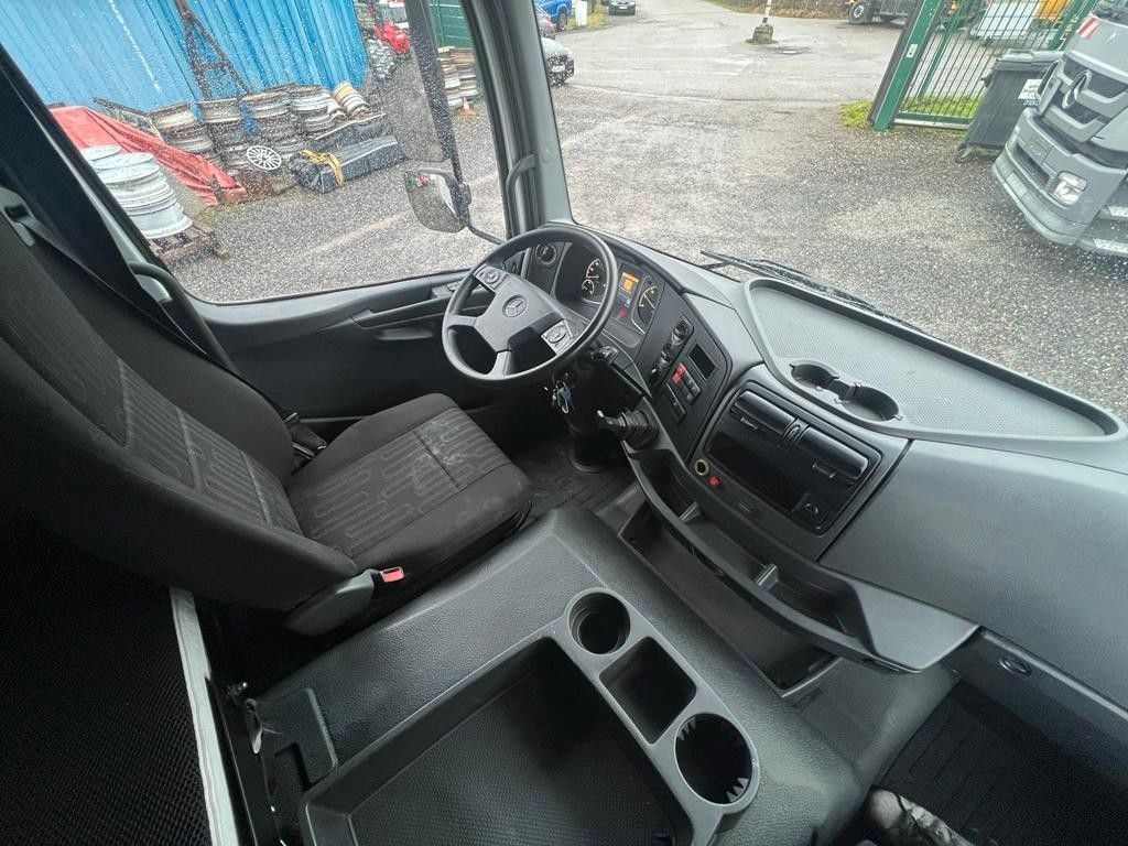 Mercedes-Benz 1324 4X2 Koffer Plane 6 to. Hebebühne Mercedes-Benz 1324 4X2 Koffer Plane 6 to. Hebebühne - Box truck: picture 2 Mercedes-Benz 1324 4X2 Koffer Plane 6 to. Hebebühne Mercedes-Benz 1324 4X2 Koffer Plane 6 to. Hebebühne - Box truck: picture 2