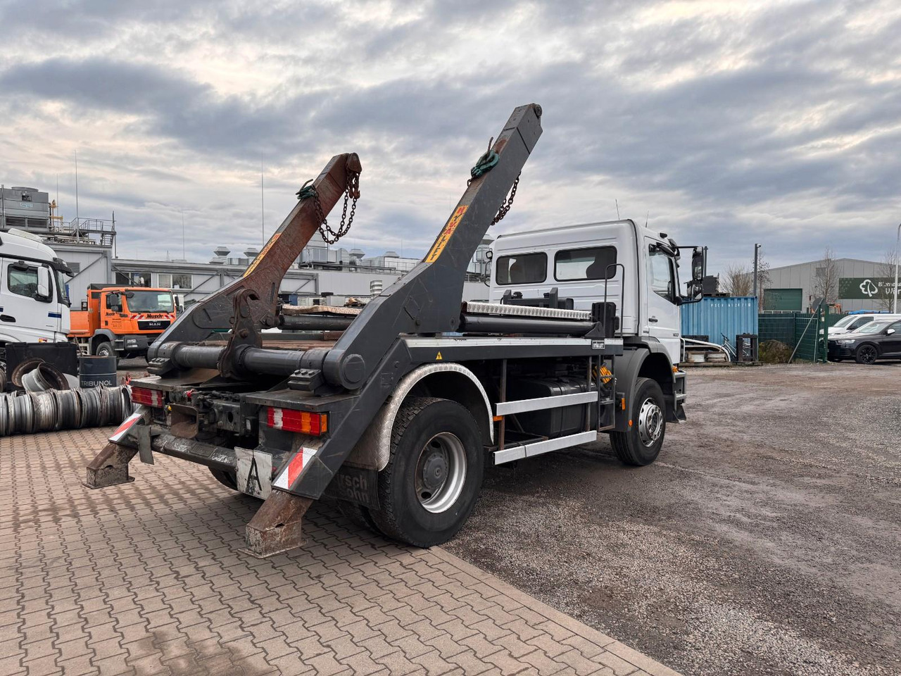Mercedes-Benz 1833 4x2 AP Achse | Blatt/Blatt handgeschaltet - Skip loader truck: picture 5 Mercedes-Benz 1833 4x2 AP Achse | Blatt/Blatt handgeschaltet - Skip loader truck: picture 5