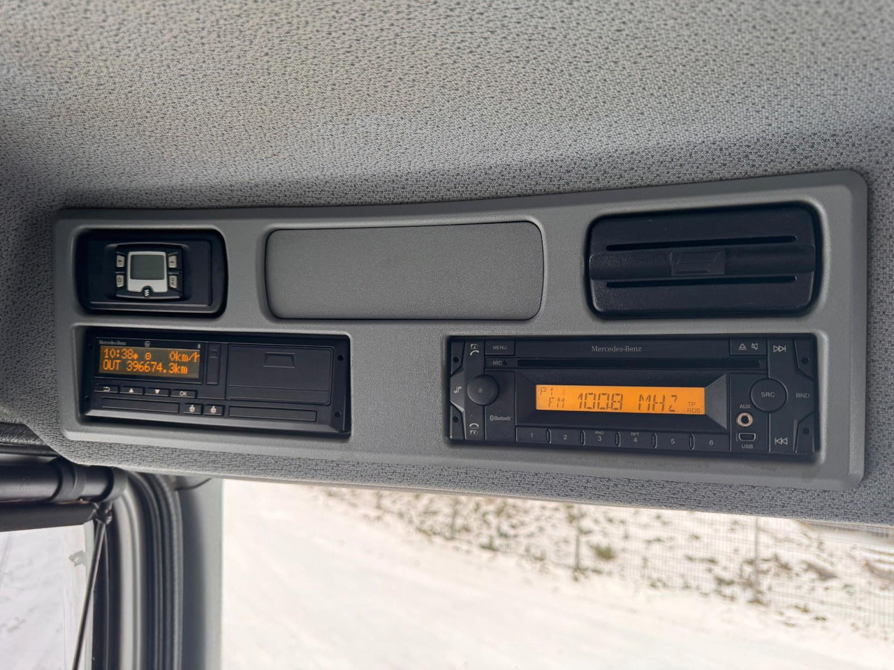 Mercedes-Benz 818 4X2 ROM Toilettenwagen 6 Stellplätze - Vacuum truck: picture 3 Mercedes-Benz 818 4X2 ROM Toilettenwagen 6 Stellplätze - Vacuum truck: picture 3