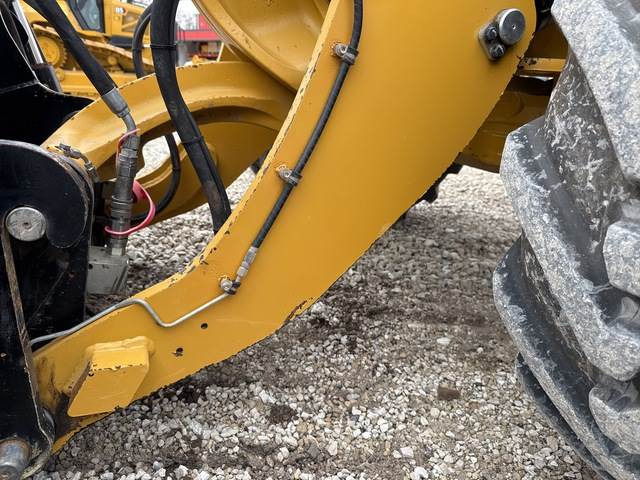 Wheel loader CAT 908: picture 15