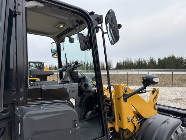 Wheel loader CAT 908: picture 22