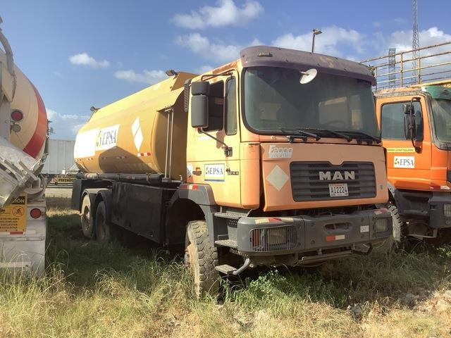 MAN 33.414-V20 - Tanker truck: picture 4 MAN 33.414-V20 - Tanker truck: picture 4