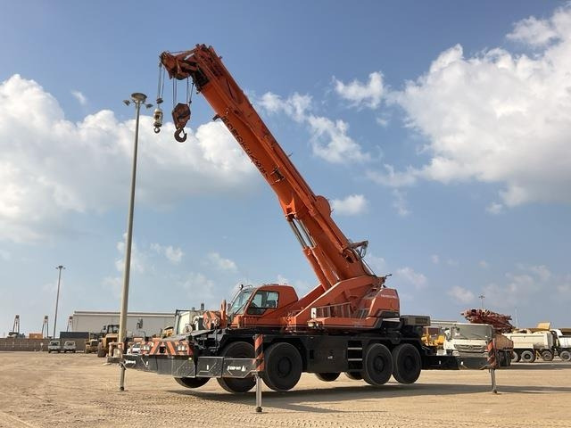 Tadano GR700N-2 - Rough terrain crane: picture 4 Tadano GR700N-2 - Rough terrain crane: picture 4