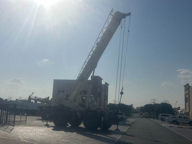 Terex RT555 - Rough terrain crane: picture 4 Terex RT555 - Rough terrain crane: picture 4