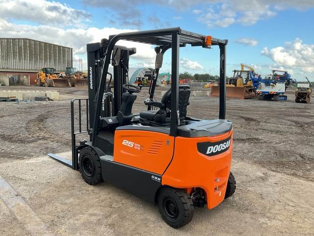 Doosan B25X-7 PLUS - Electric forklift: picture 2 Doosan B25X-7 PLUS - Electric forklift: picture 2