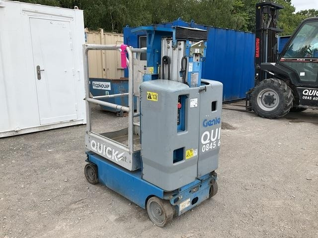 Genie GR15 - Vertical mast lift: picture 2 Genie GR15 - Vertical mast lift: picture 2