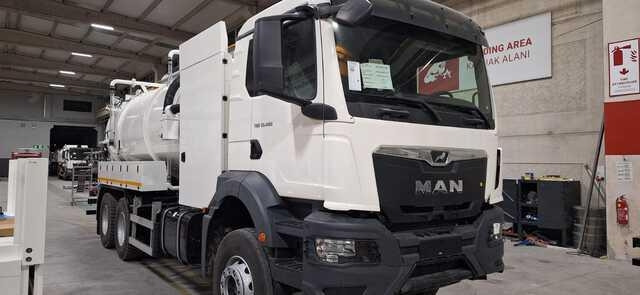 MAN TGS33.400 Jetter - Vacuum truck: picture 4 MAN TGS33.400 Jetter - Vacuum truck: picture 4
