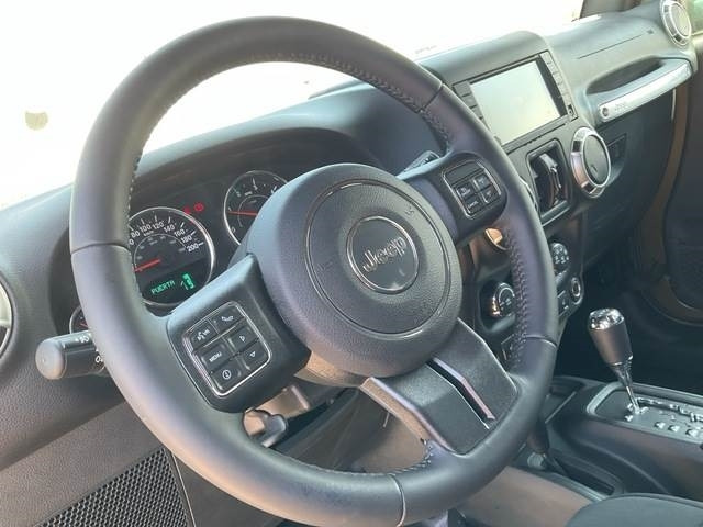 Car Jeep Wrangler JK Command: picture 23