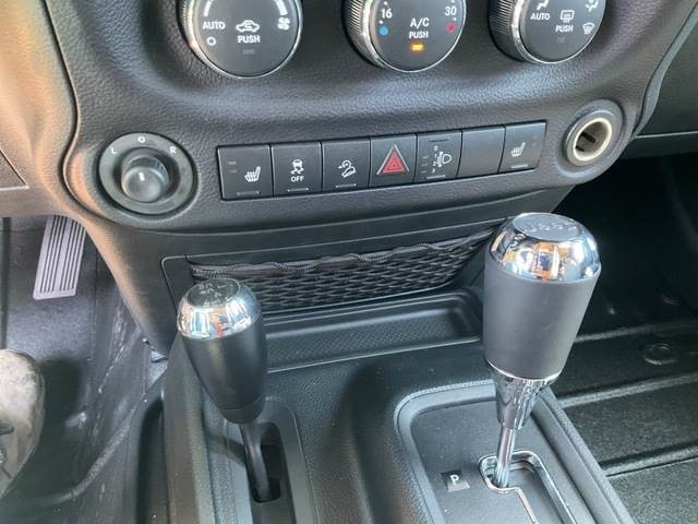 Car Jeep Wrangler JK Command: picture 21