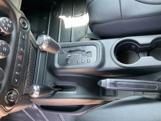 Car Jeep Wrangler JK Command: picture 18