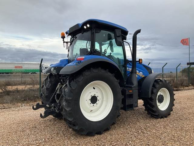 New Holland T6.145 - Farm tractor: picture 3 New Holland T6.145 - Farm tractor: picture 3