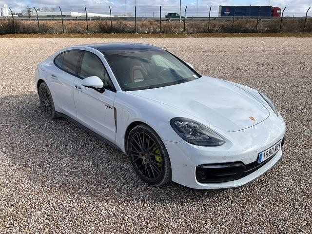 Porsche Panamera 4 E-Hybrid - Car: picture 4 Porsche Panamera 4 E-Hybrid - Car: picture 4