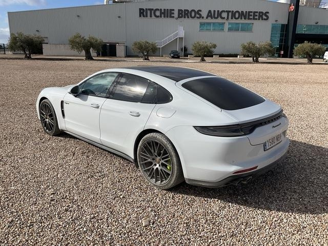 Porsche Panamera 4 E-Hybrid - Car: picture 2 Porsche Panamera 4 E-Hybrid - Car: picture 2