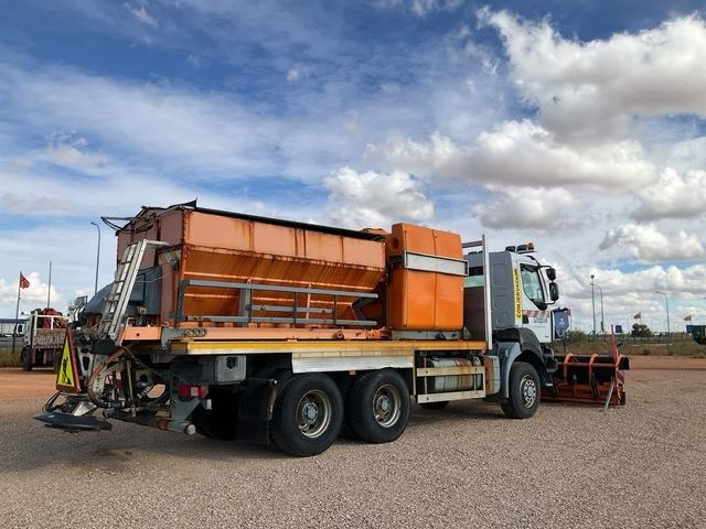 Renault Kerax 430DXI - Snow removal vehicle: picture 3 Renault Kerax 430DXI - Snow removal vehicle: picture 3