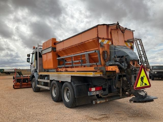 Renault Kerax 430DXI - Snow removal vehicle: picture 2 Renault Kerax 430DXI - Snow removal vehicle: picture 2
