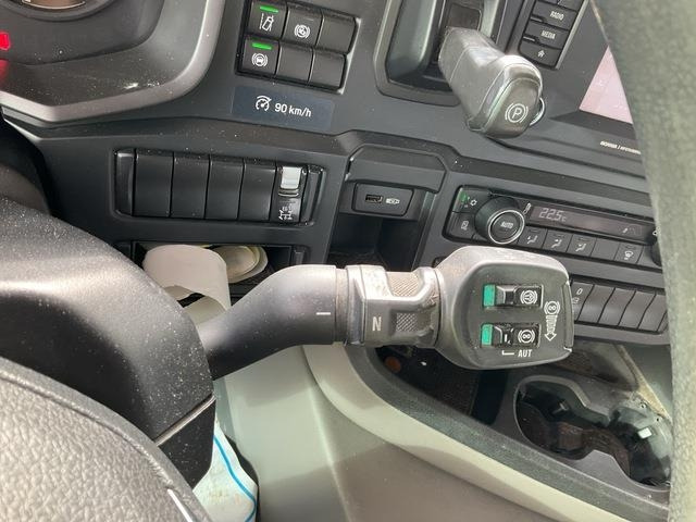 Tractor unit Scania G410: picture 42