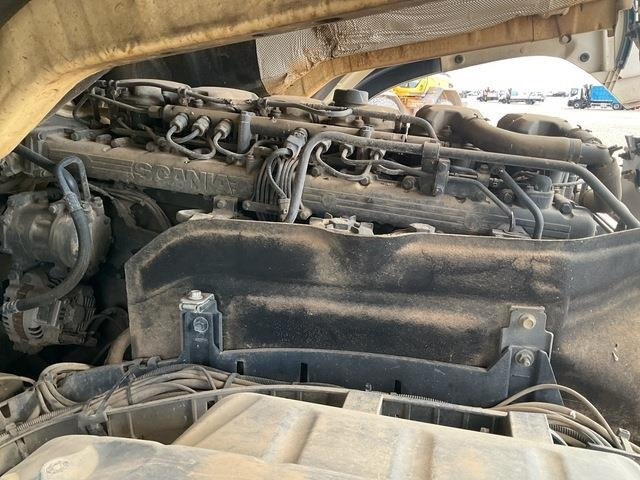 Tractor unit Scania G410: picture 26