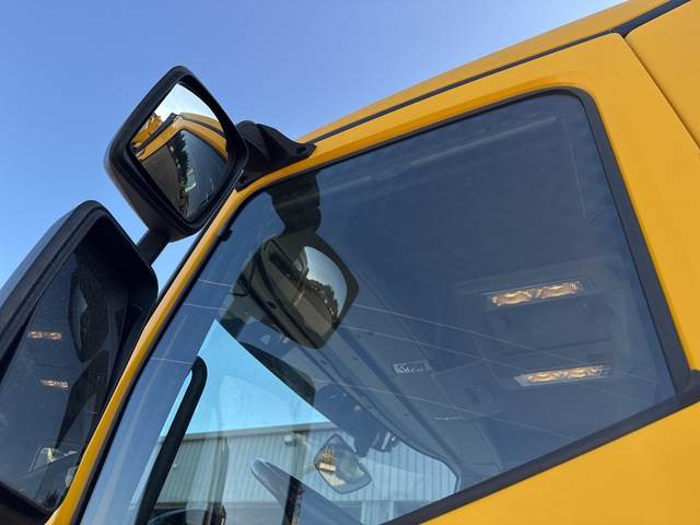 Tipper, Crane truck Renault C380: picture 17
