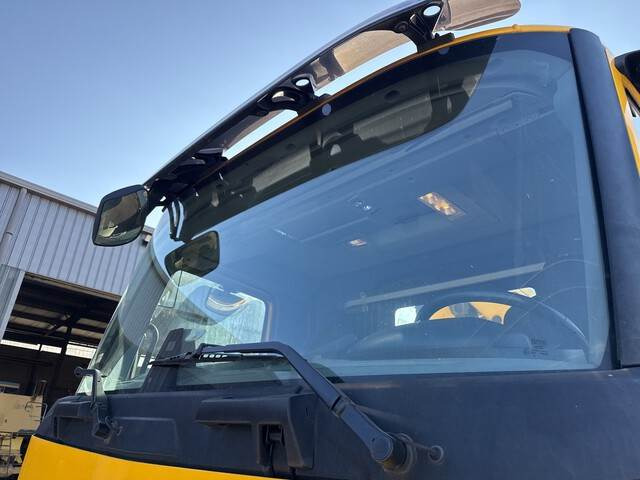 Tipper, Crane truck Renault C380: picture 21