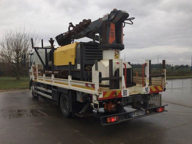 Renault D250 - Drilling rig: picture 2 Renault D250 - Drilling rig: picture 2
