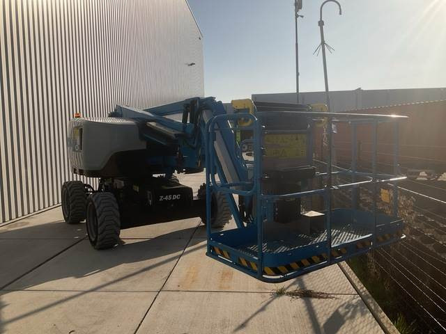 Genie Z45 FE/DC - Articulated boom: picture 3 Genie Z45 FE/DC - Articulated boom: picture 3