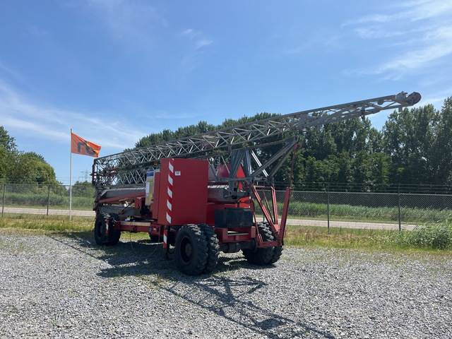 Montalift 102S-4WD(S) - Self-erecting tower crane: picture 5 Montalift 102S-4WD(S) - Self-erecting tower crane: picture 5
