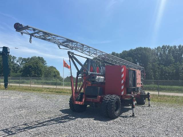 Montalift 102S-4WD(S) - Self-erecting tower crane: picture 1 Montalift 102S-4WD(S) - Self-erecting tower crane: picture 1