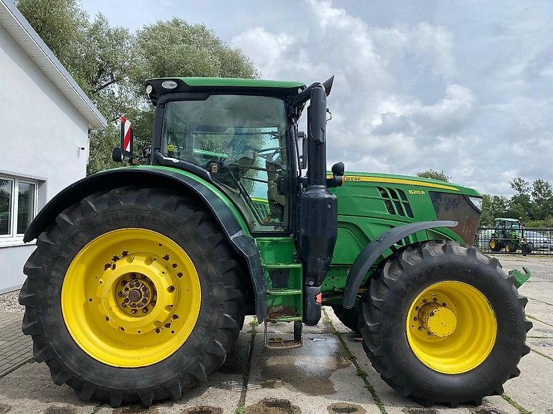 John Deere 6215R AutoPowr FKH+FZW - Farm tractor: picture 5 John Deere 6215R AutoPowr FKH+FZW - Farm tractor: picture 5