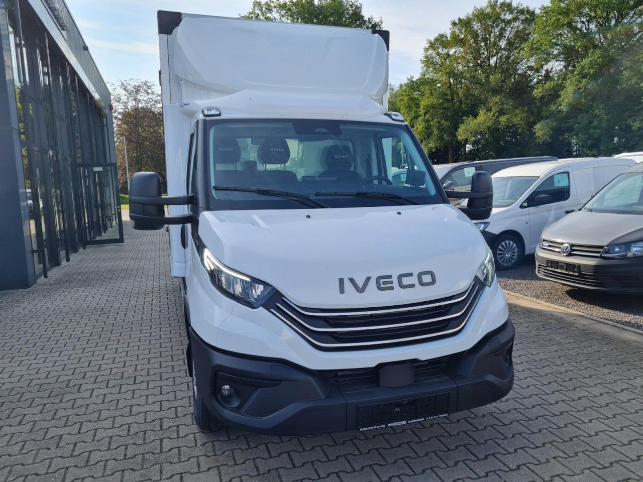 Iveco 35S 18 3.0 Koffer Hi Matic LM KLIMA KAMERA Navig - Closed box van: picture 2 Iveco 35S 18 3.0 Koffer Hi Matic LM KLIMA KAMERA Navig - Closed box van: picture 2