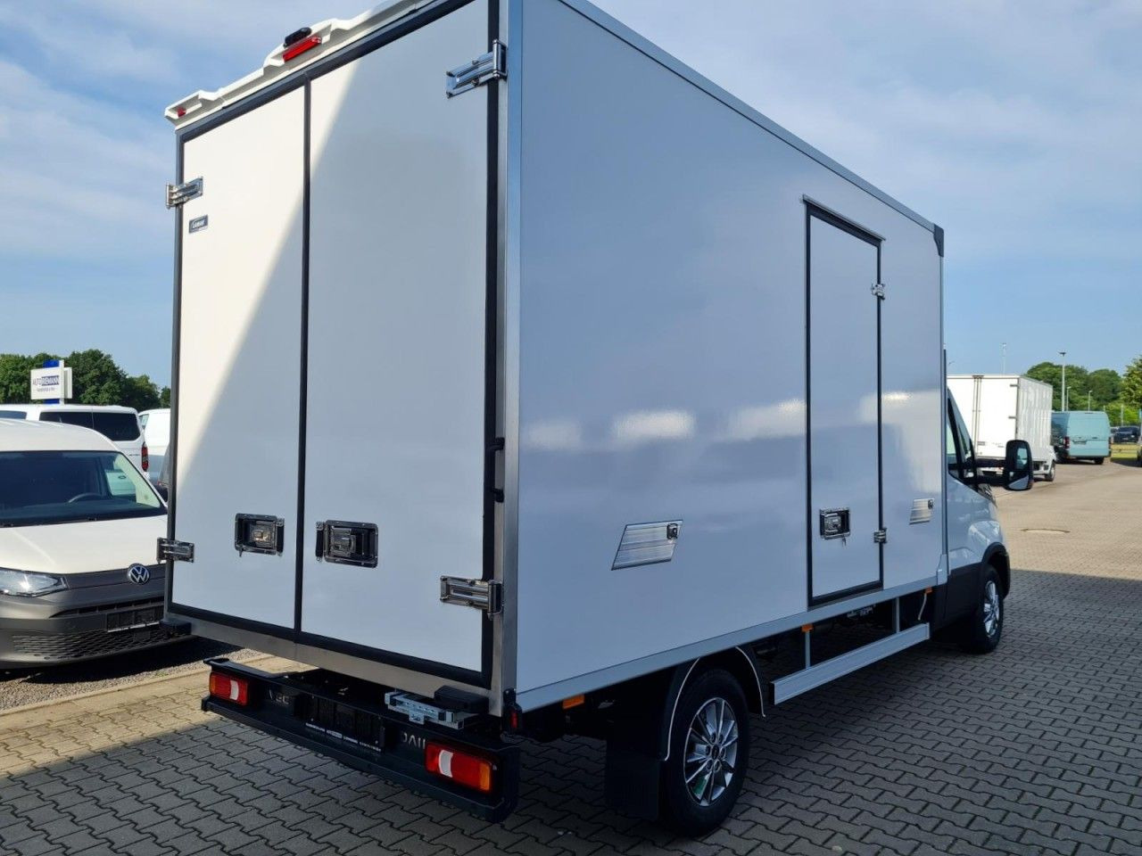 Iveco 35S 18 3.0 Koffer Hi Matic LM KLIMA KAMERA Navig - Closed box van: picture 4 Iveco 35S 18 3.0 Koffer Hi Matic LM KLIMA KAMERA Navig - Closed box van: picture 4
